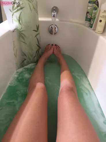 Sexy long teens leg bath teaser FractalacidFairy DaisyFairy IndigoWhite