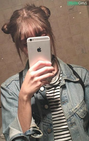 French teen with glasses Amandine princess Leia buns selfie